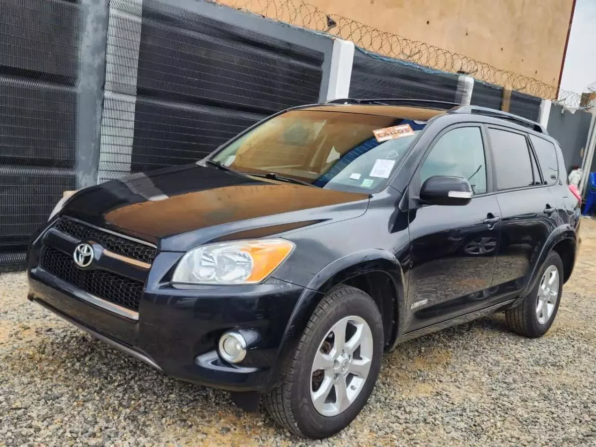 Toyota RAV 4   - 2010