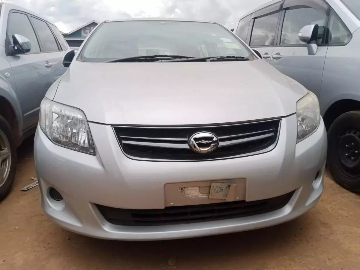 Toyota Fielder    - 2011