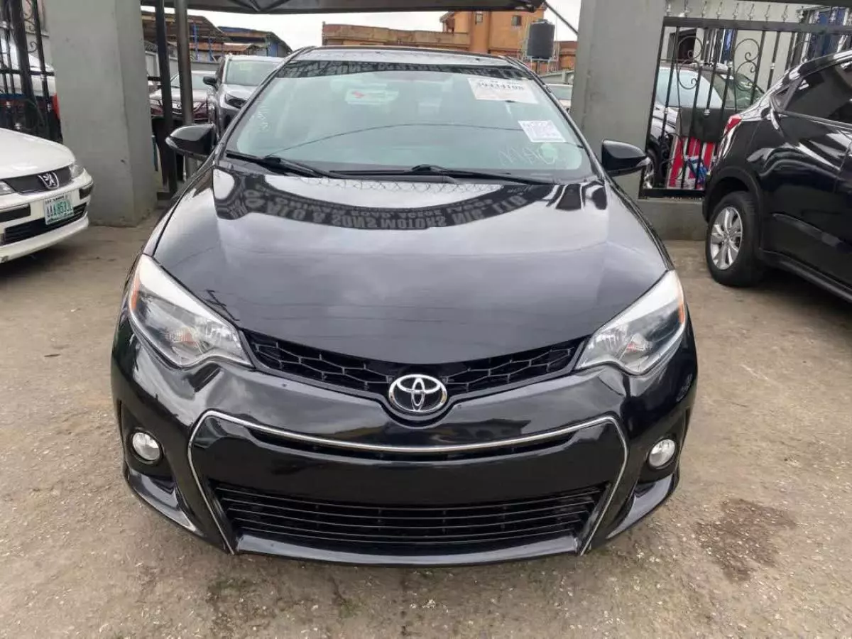 Toyota Corolla   - 2014