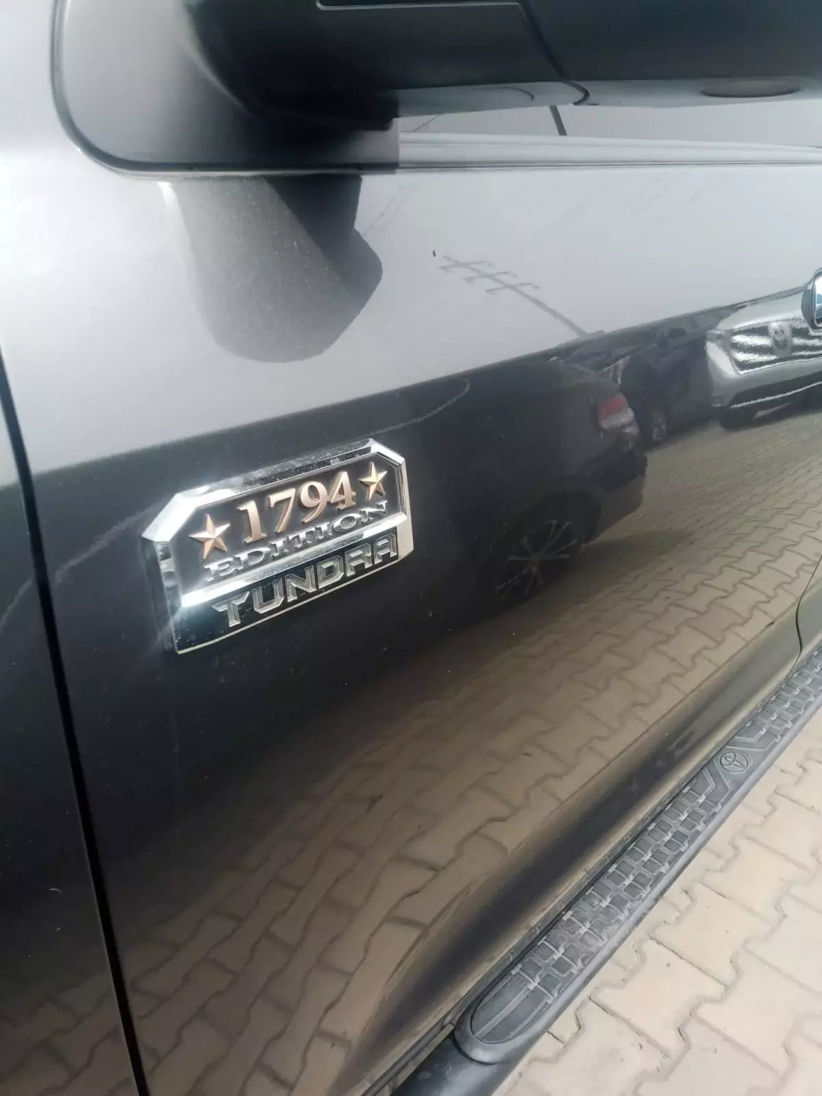 Toyota Tundra   - 2016