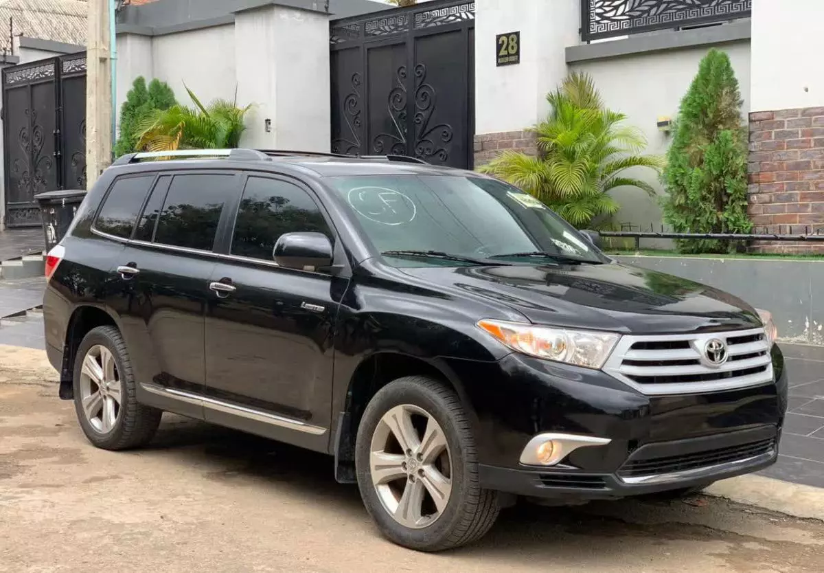 Toyota Highlander   - 2013