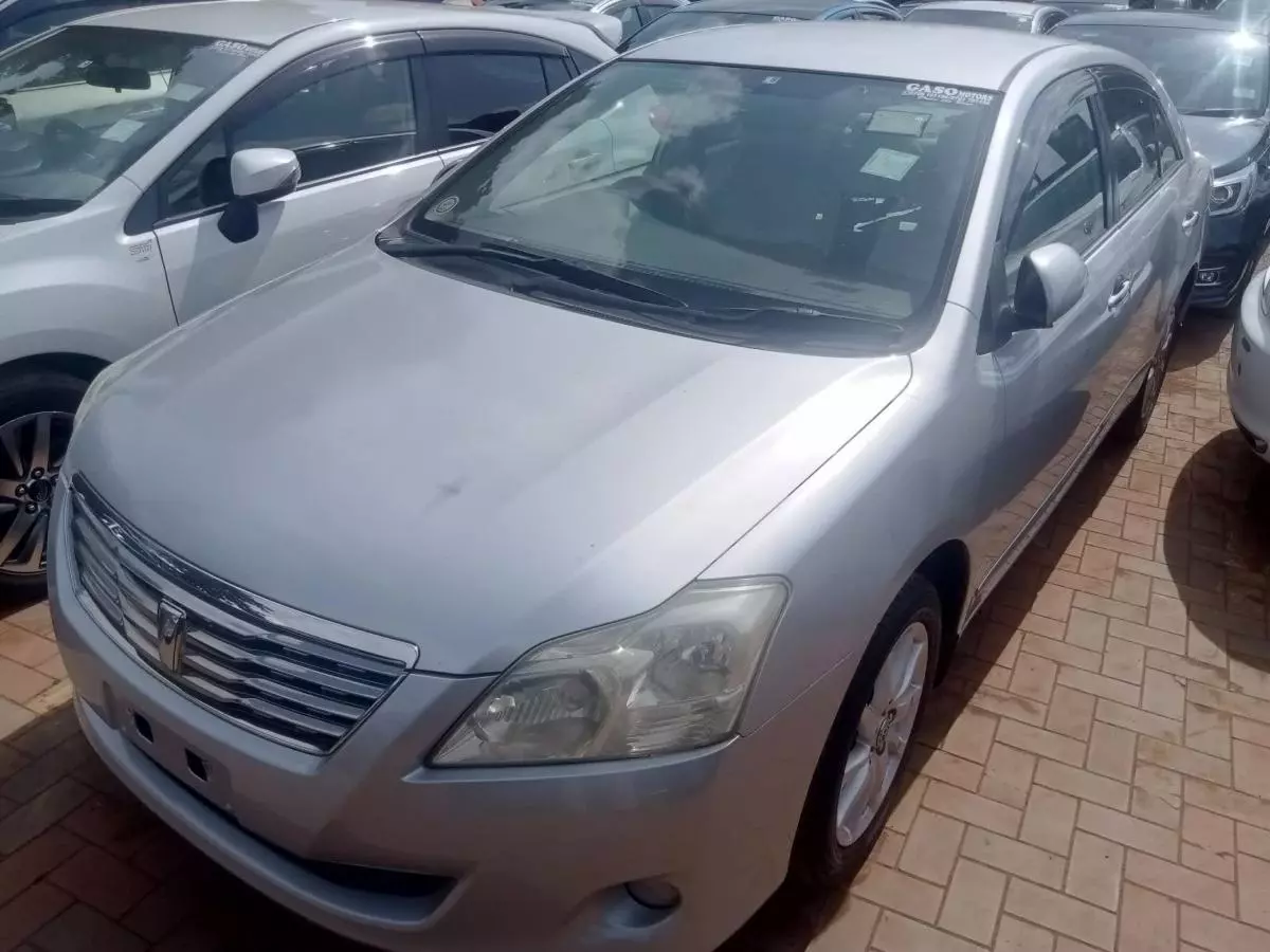 Toyota Premio    - 2010