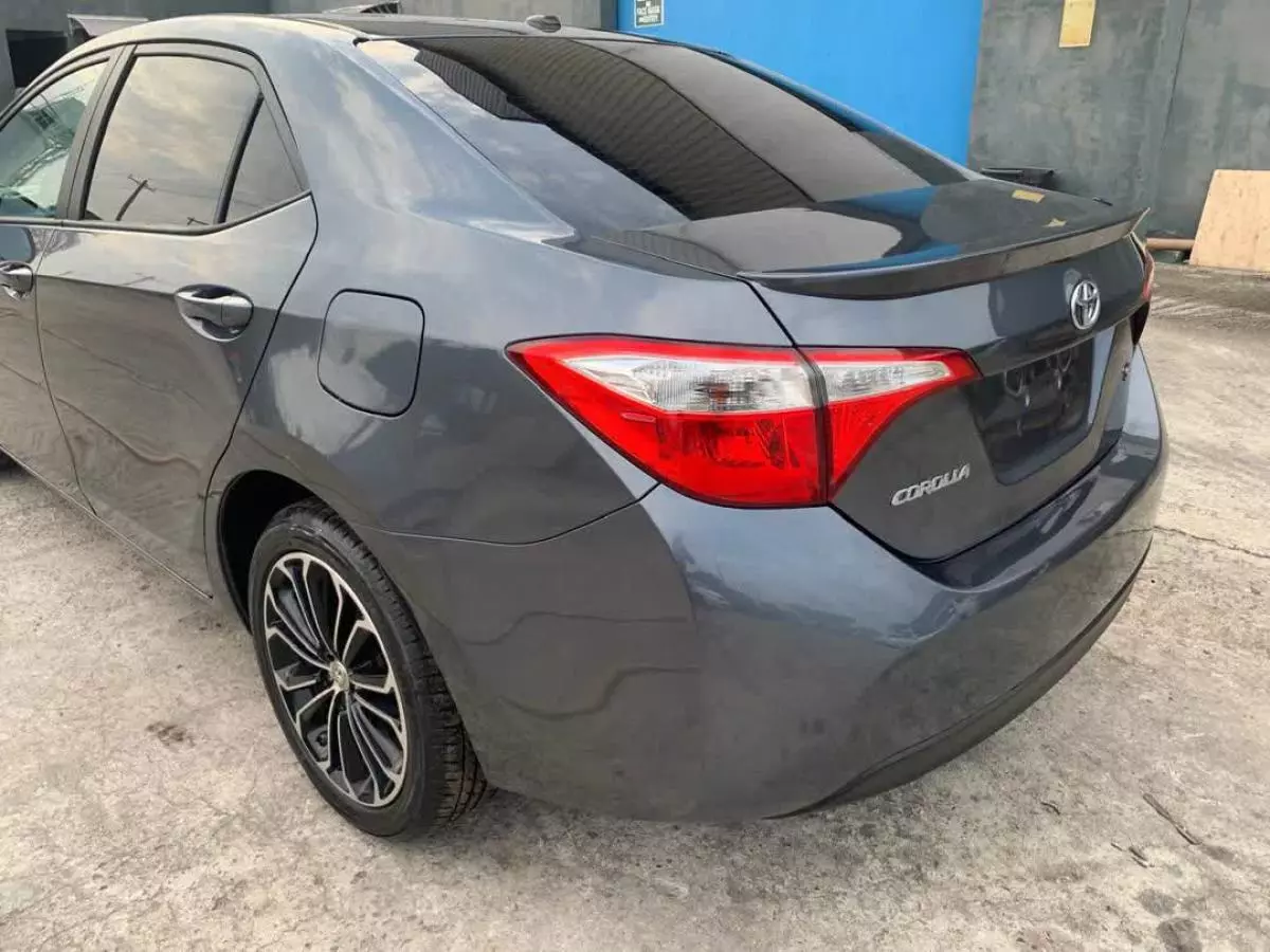 Toyota Corolla   - 2015