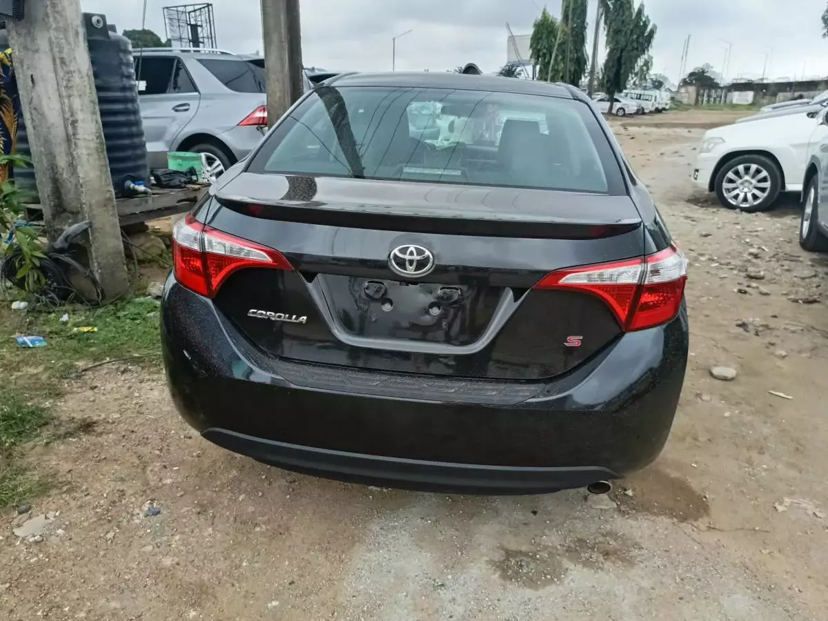 Toyota Corolla   - 2015