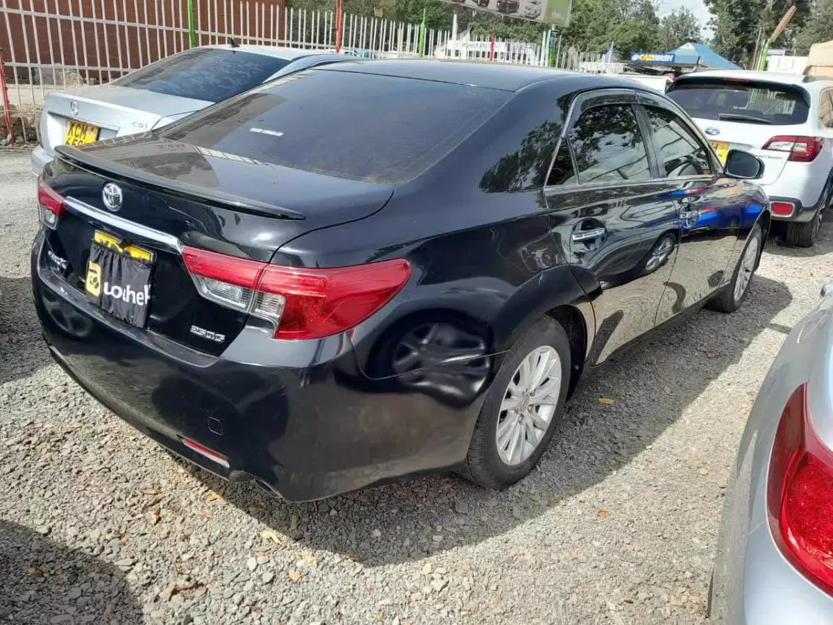 Toyota Mark X - 2013