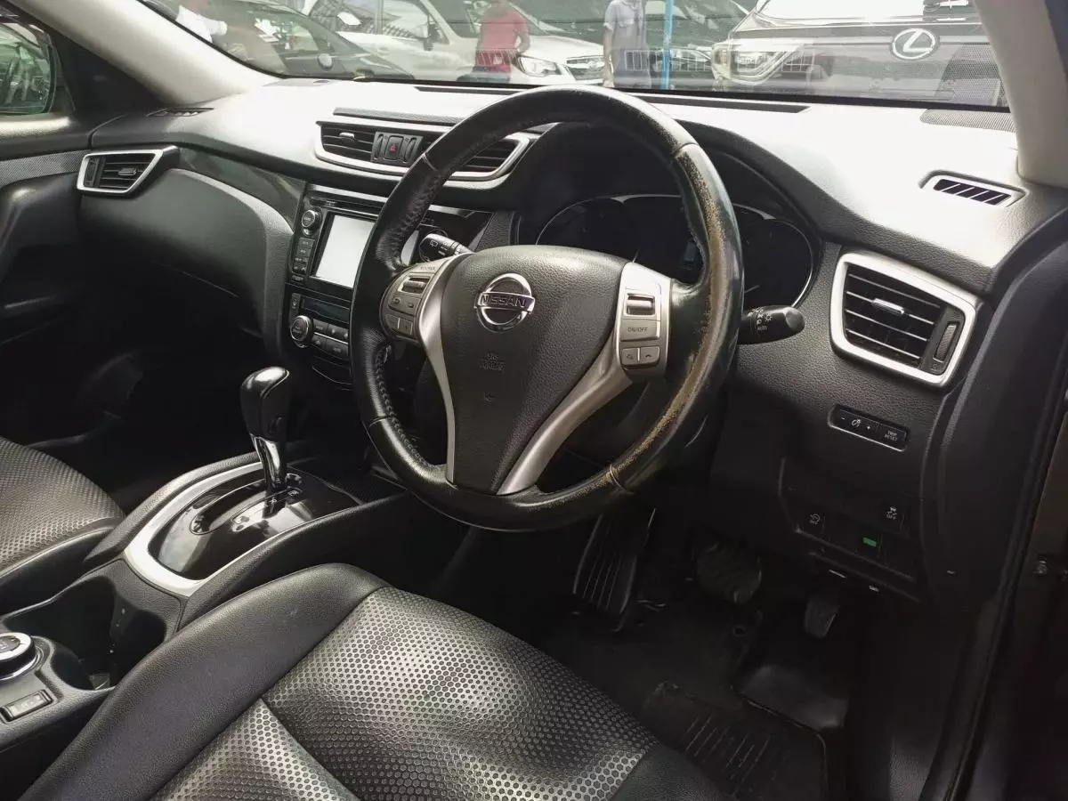 Nissan X-Trail - 2015