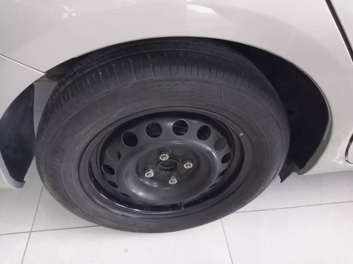 Toyota Axio    - 2016