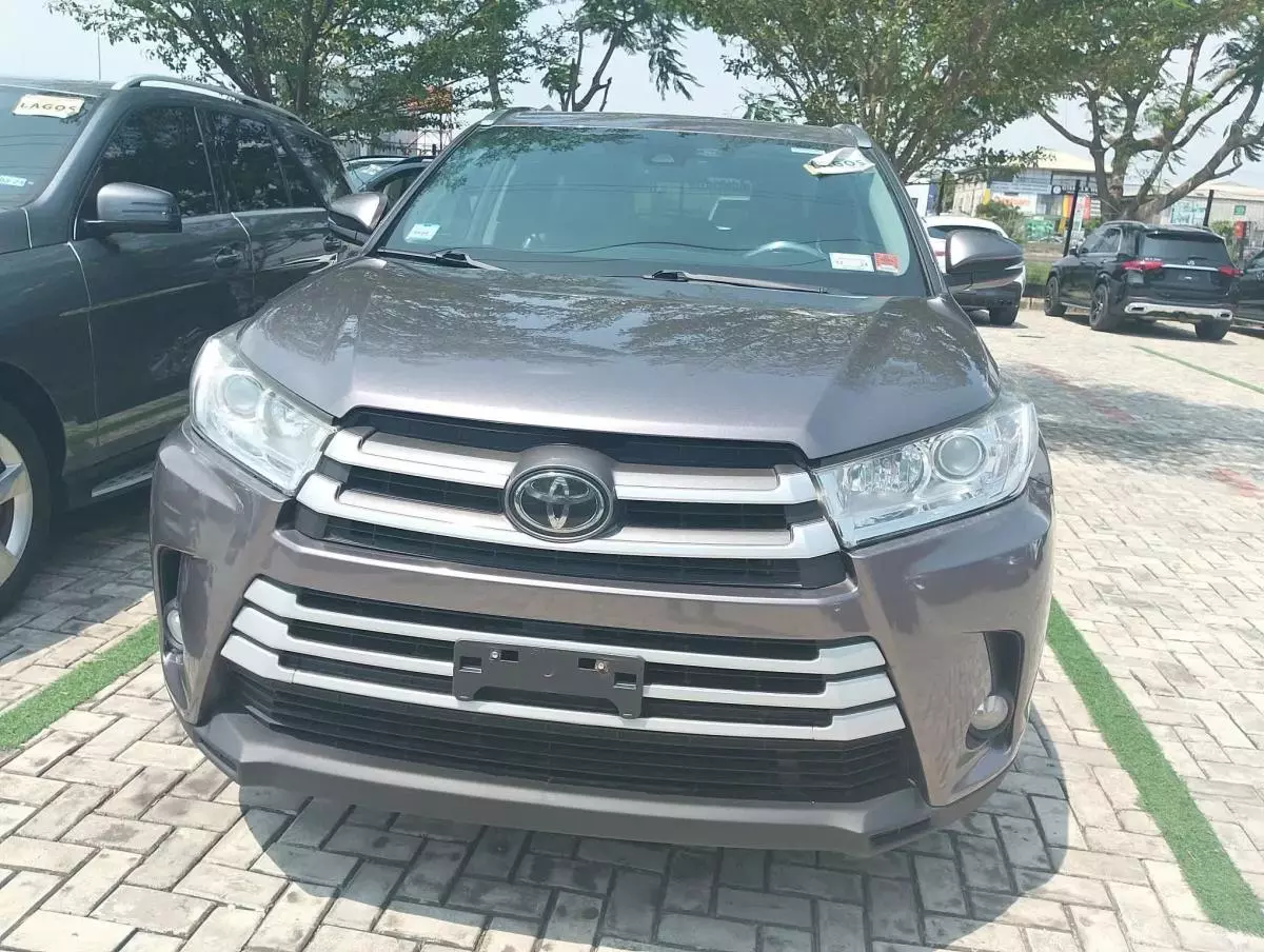 Toyota Highlander   - 2019