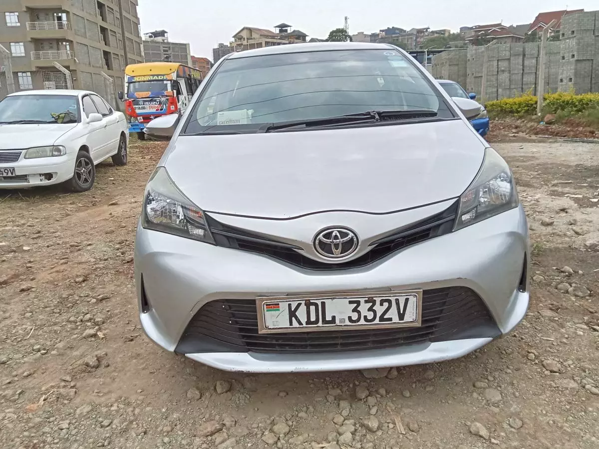 Toyota Vitz   - 2017