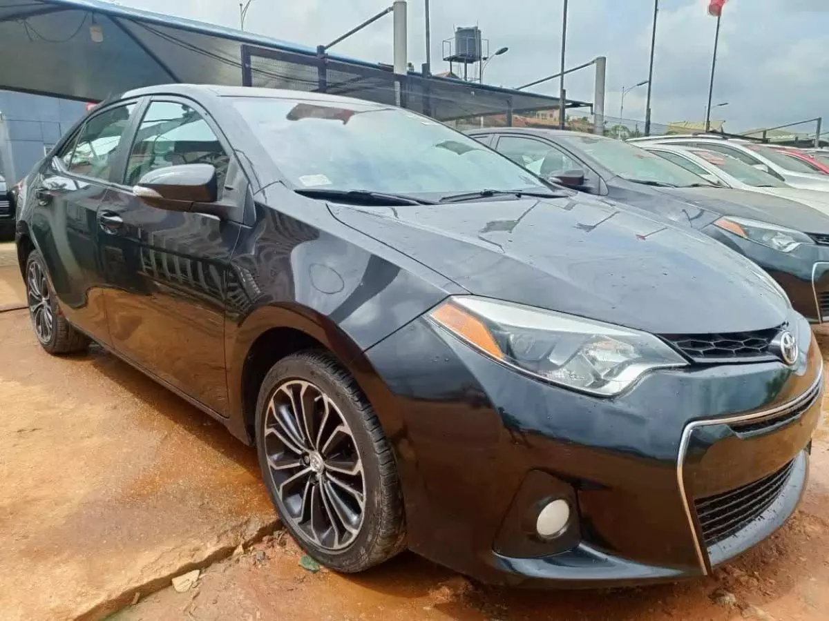 Toyota Corolla   - 2015