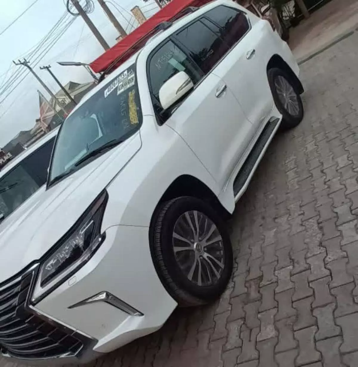 Lexus LX 570   - 2016