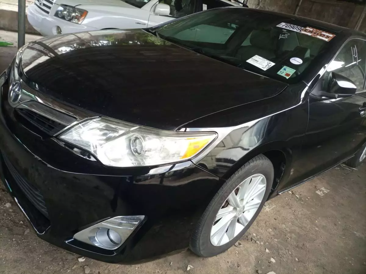 Toyota Camry - 2012