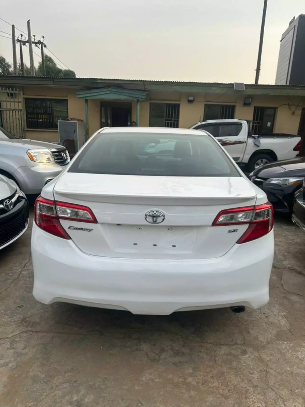 Toyota Camry   - 2014