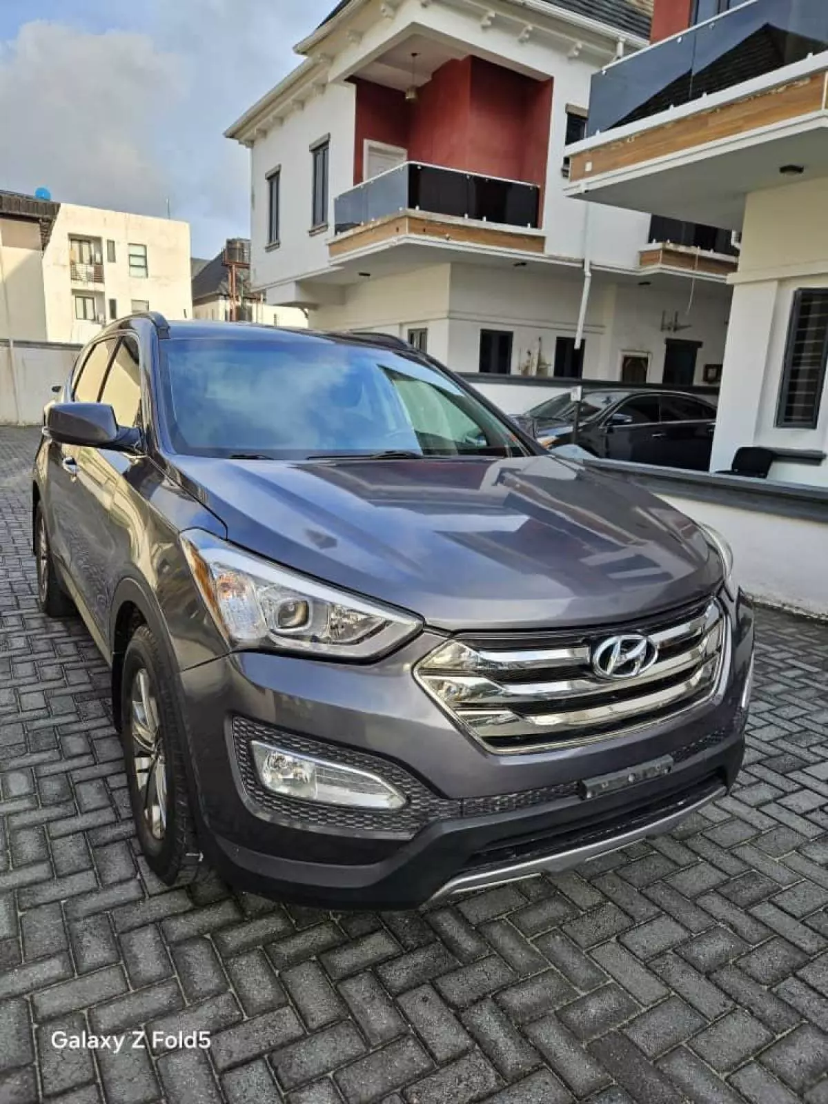 Hyundai Santa Fe   - 2015