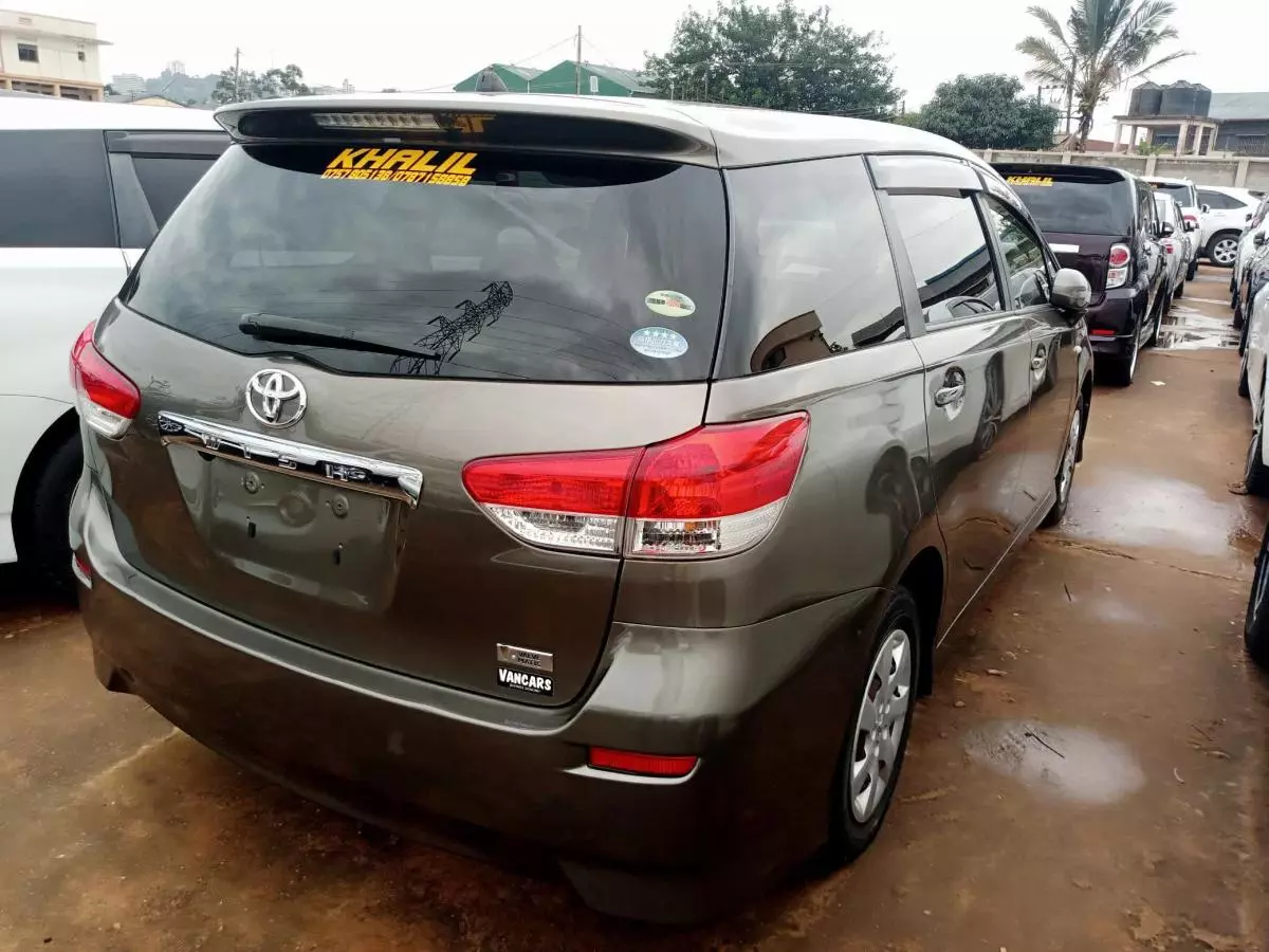 Toyota Wish - 2009
