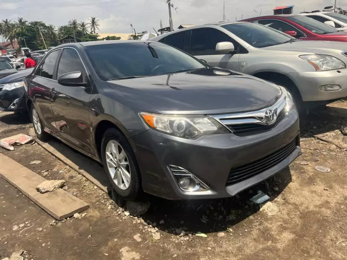 Toyota Camry   - 2012