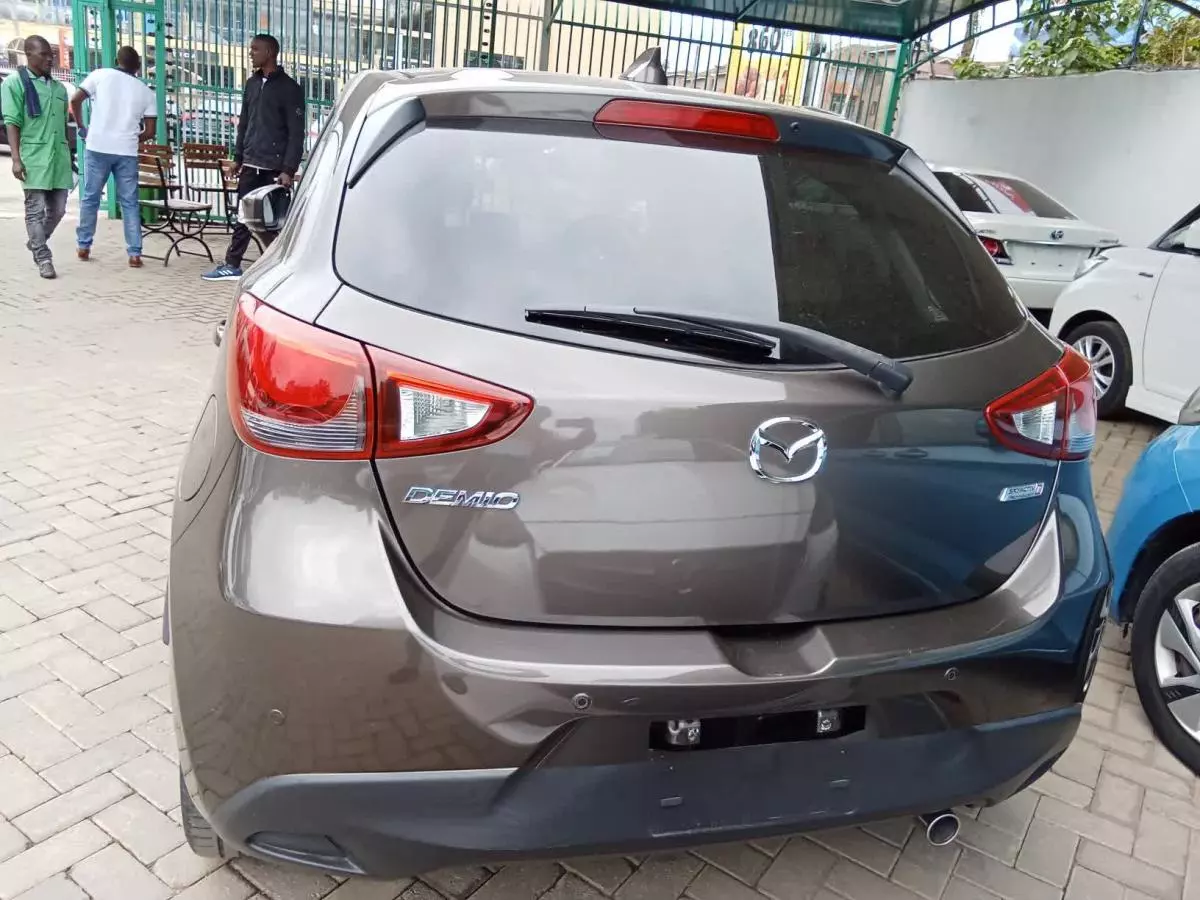 Mazda Demio   - 2017