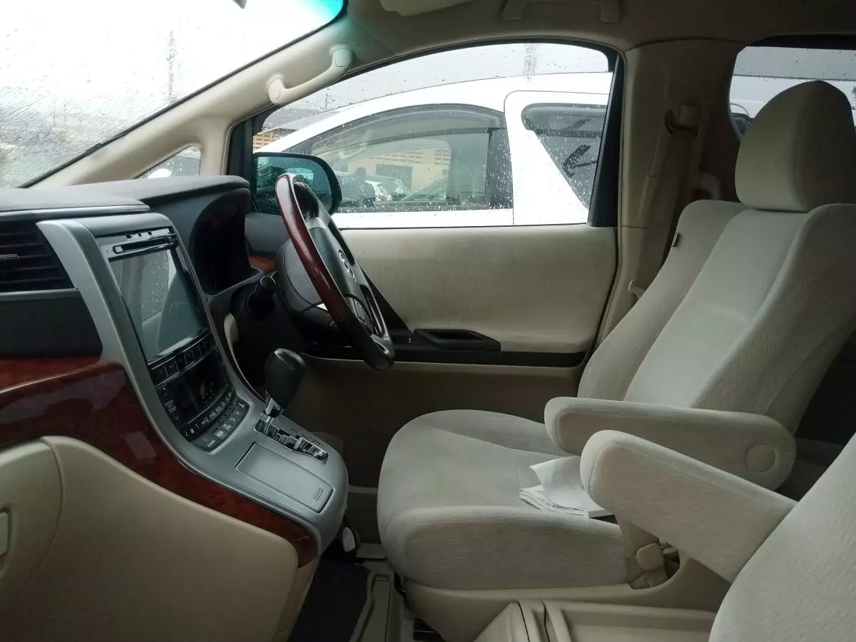 Toyota Alphard   - 2009