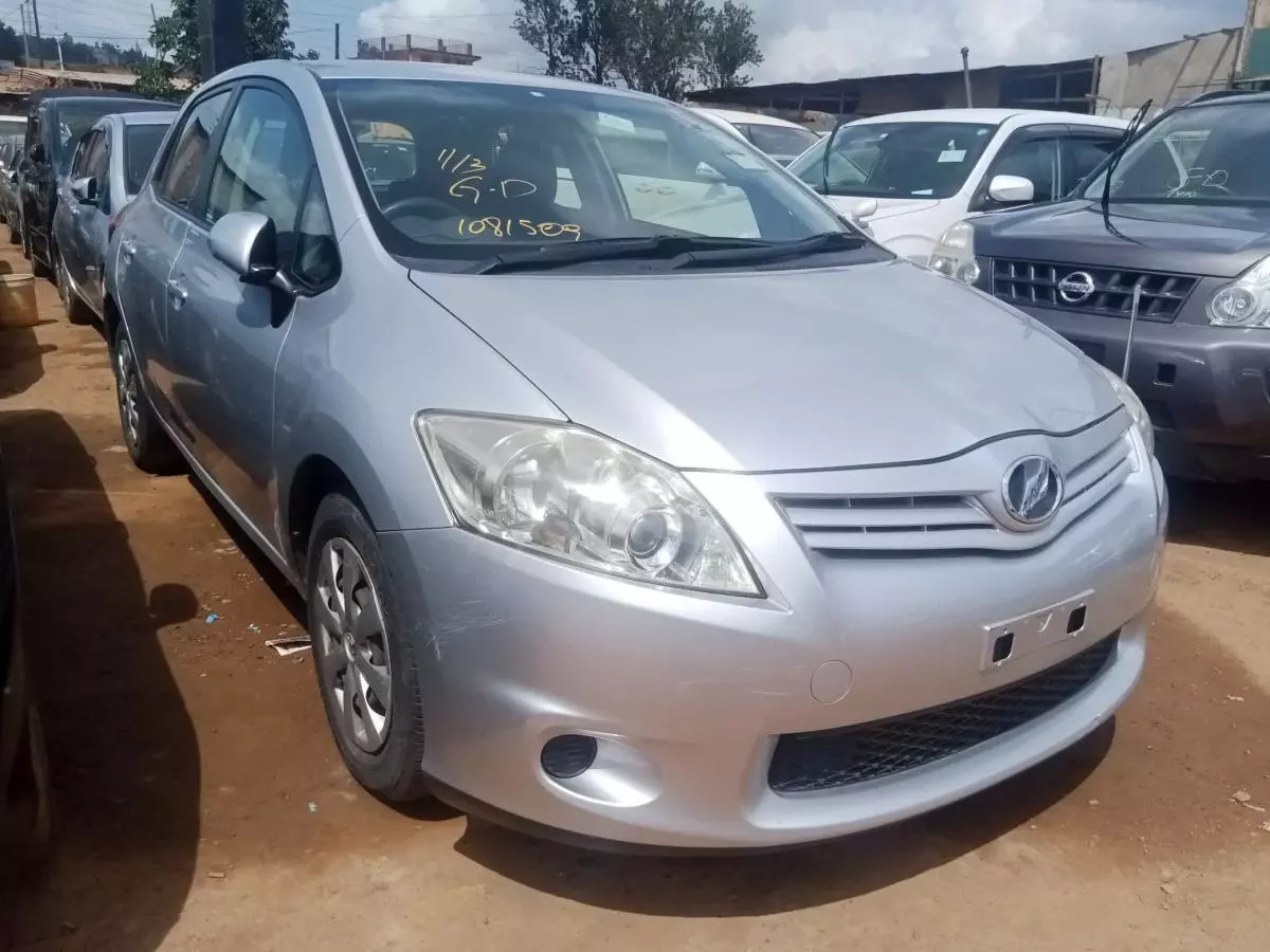 Toyota Auris   - 2010