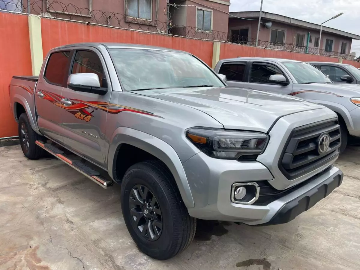 Toyota Tacoma   - 2023