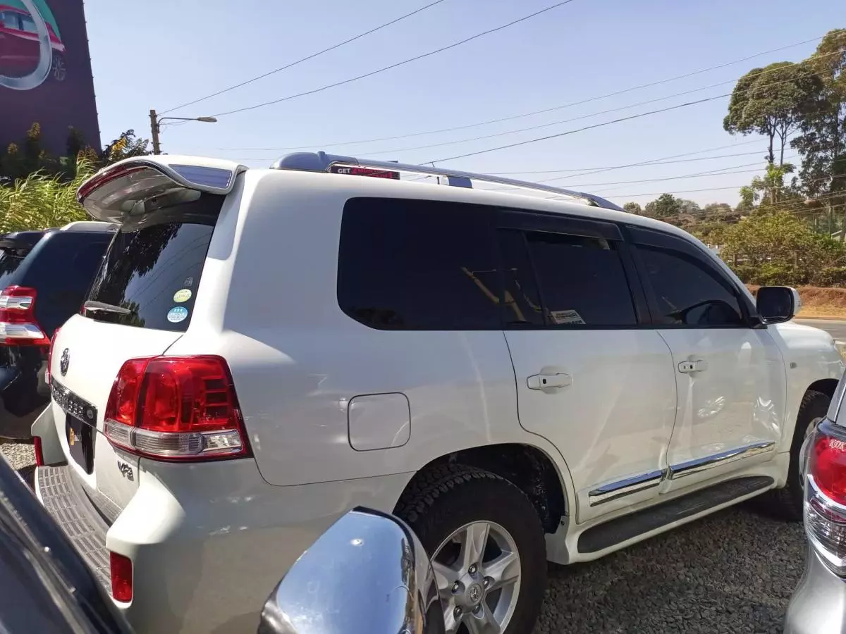 Toyota Landcruiser  V8 - 2014