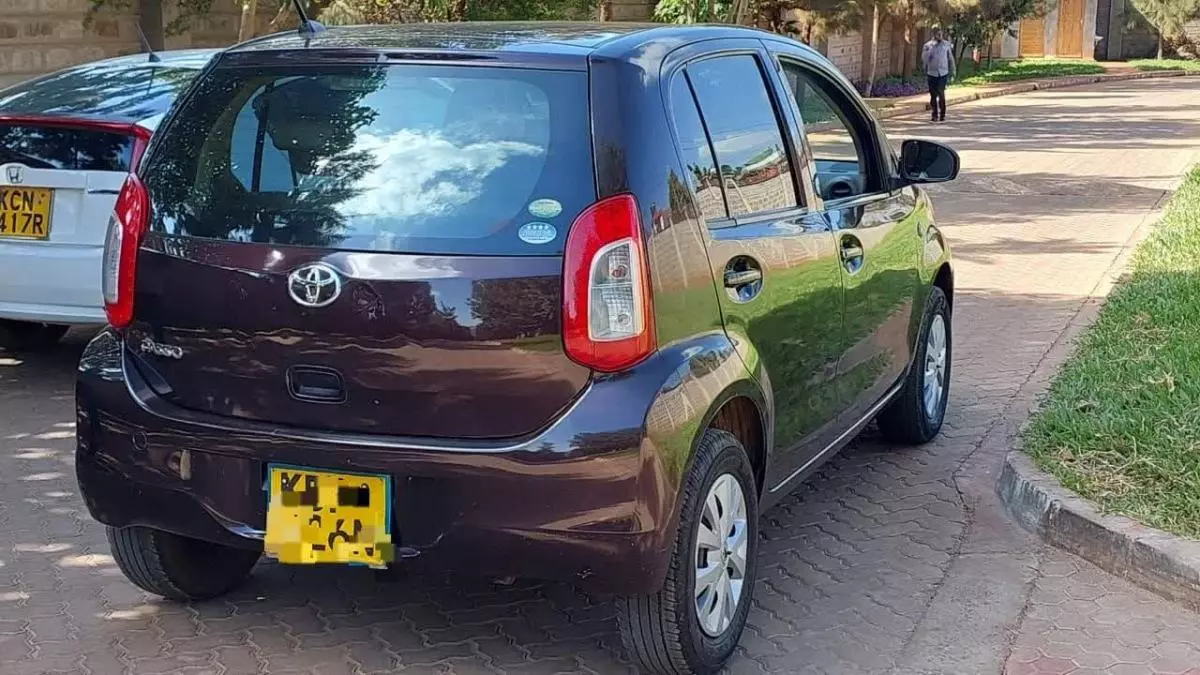 Toyota Passo   - 2015