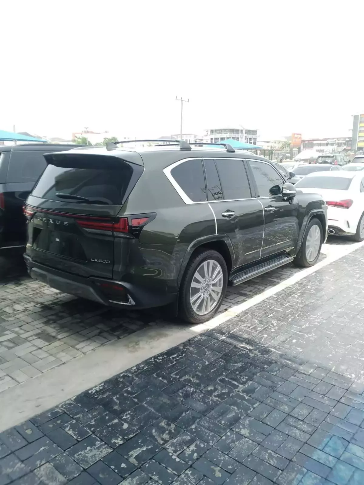 Lexus LX 570   - 2023