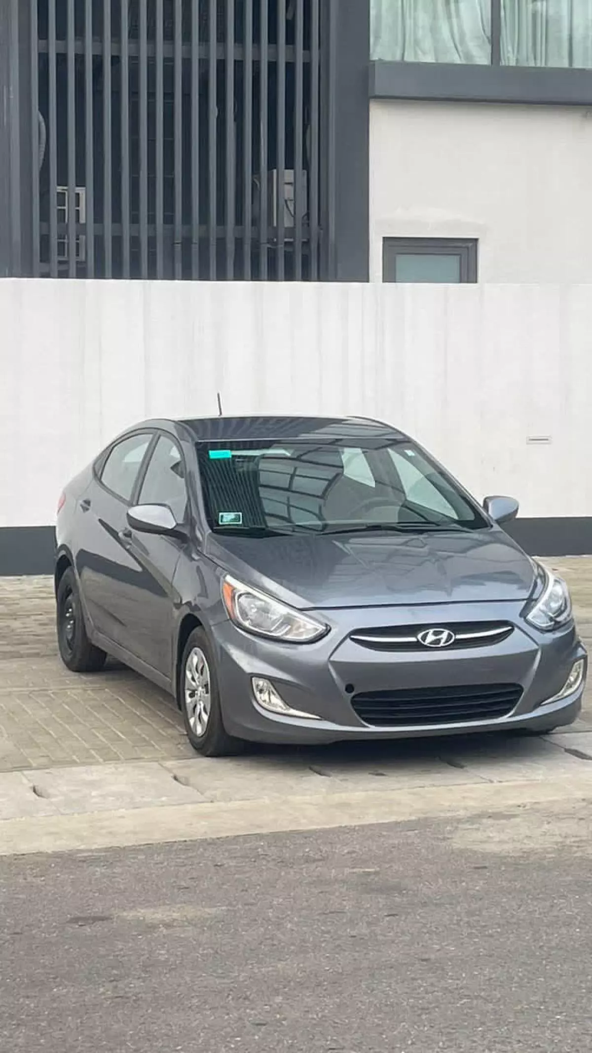 Hyundai Accent   - 2016