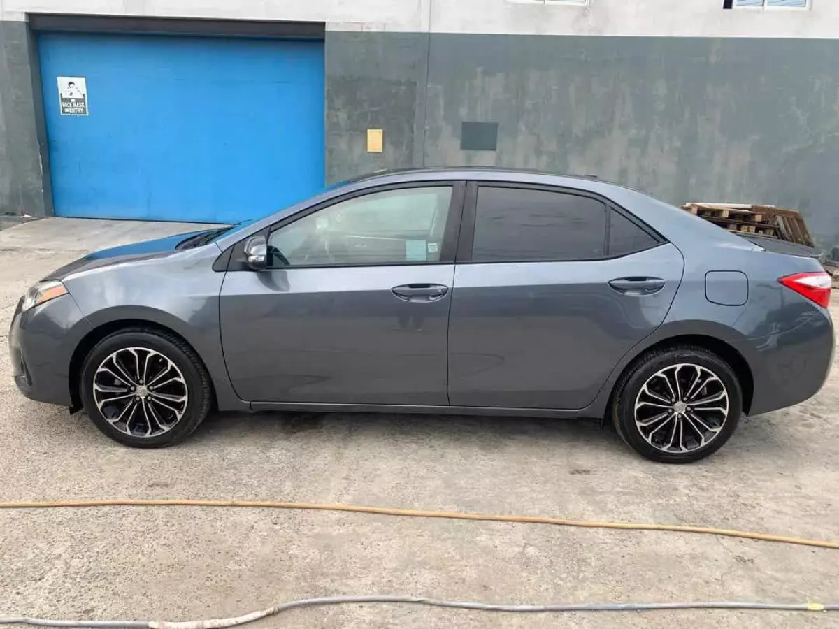 Toyota Corolla   - 2015