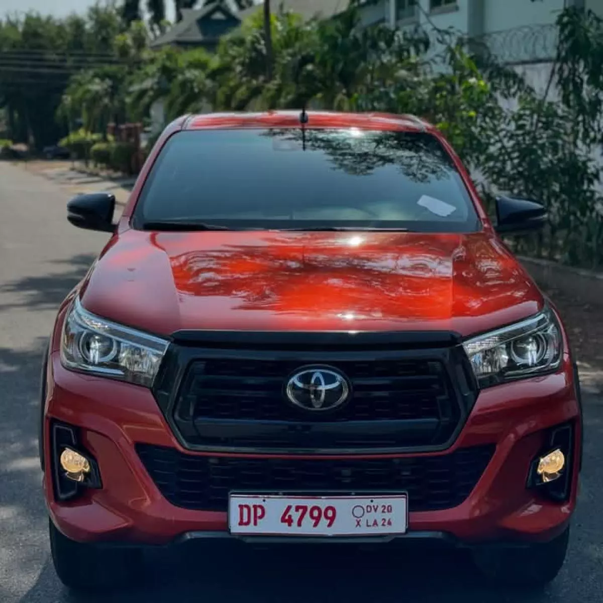 Toyota Hilux   - 2019