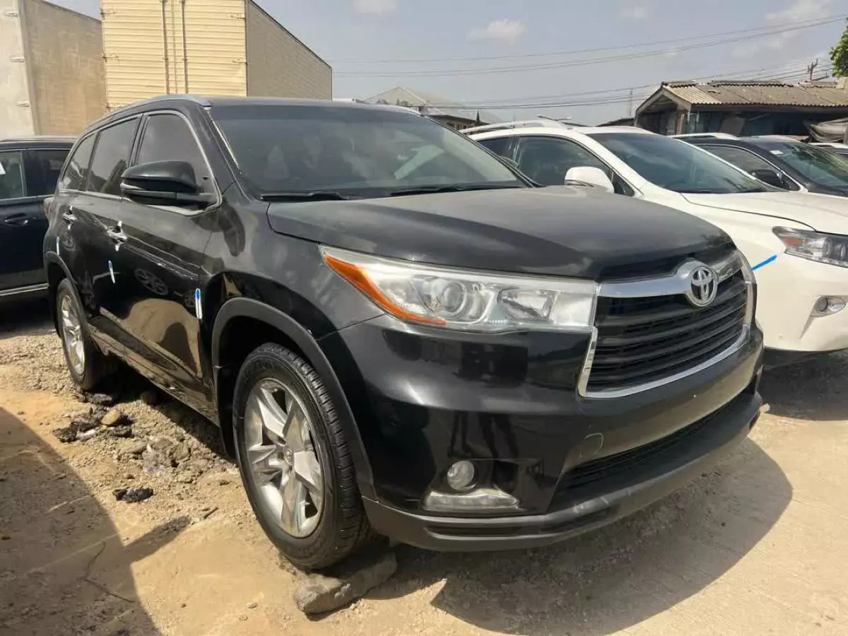 Toyota Highlander   - 2014