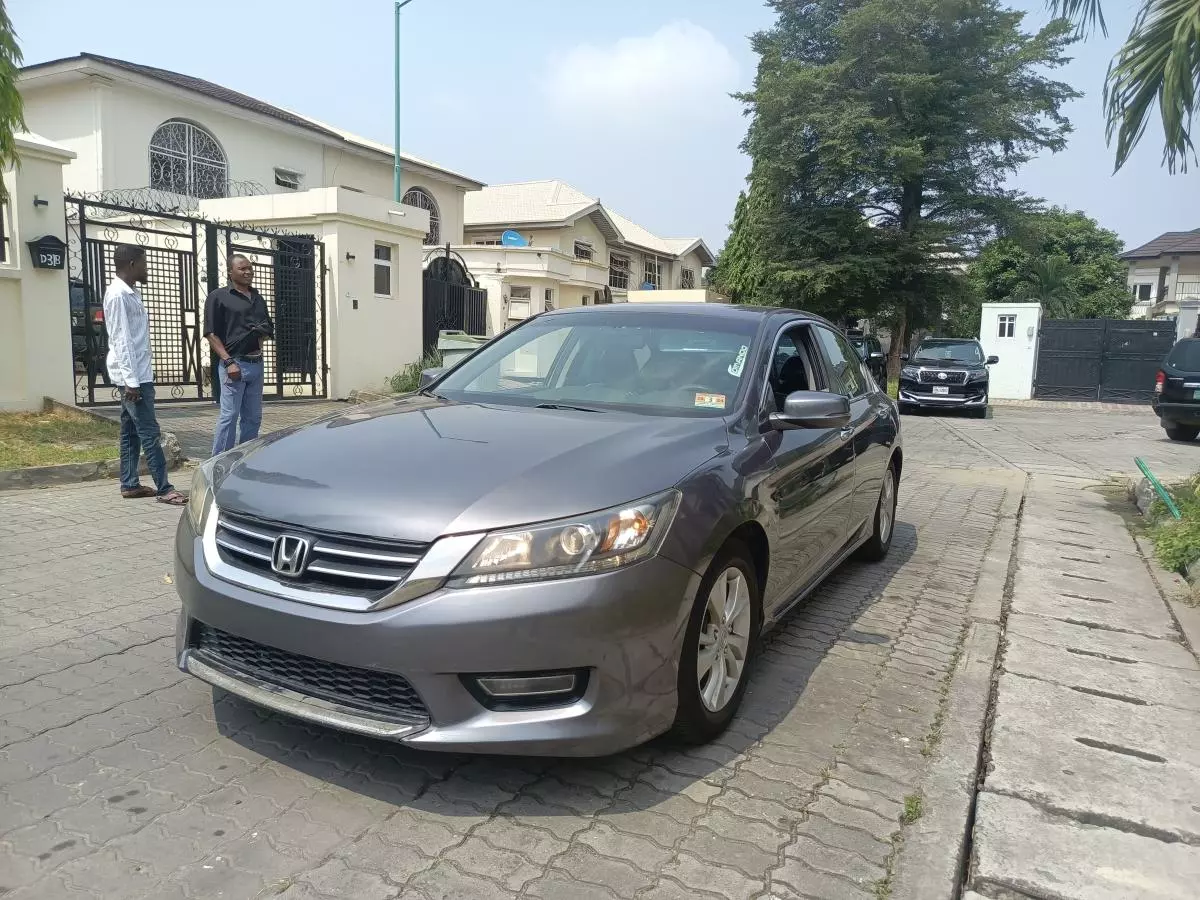 Honda Accord   - 2013