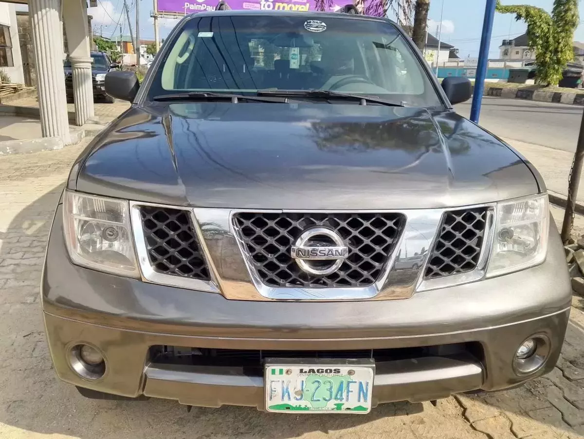 Nissan Pathfinder   - 2005