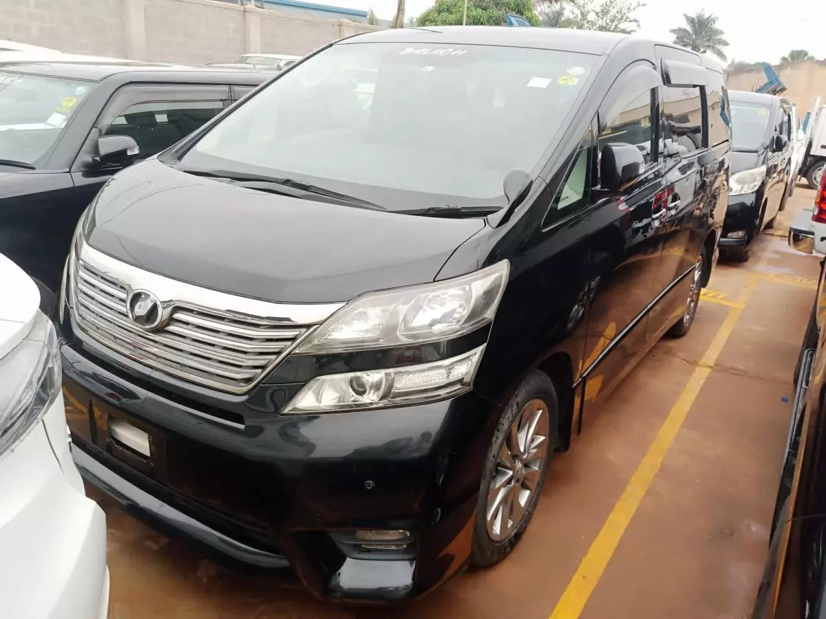 Toyota Hiace - 2011