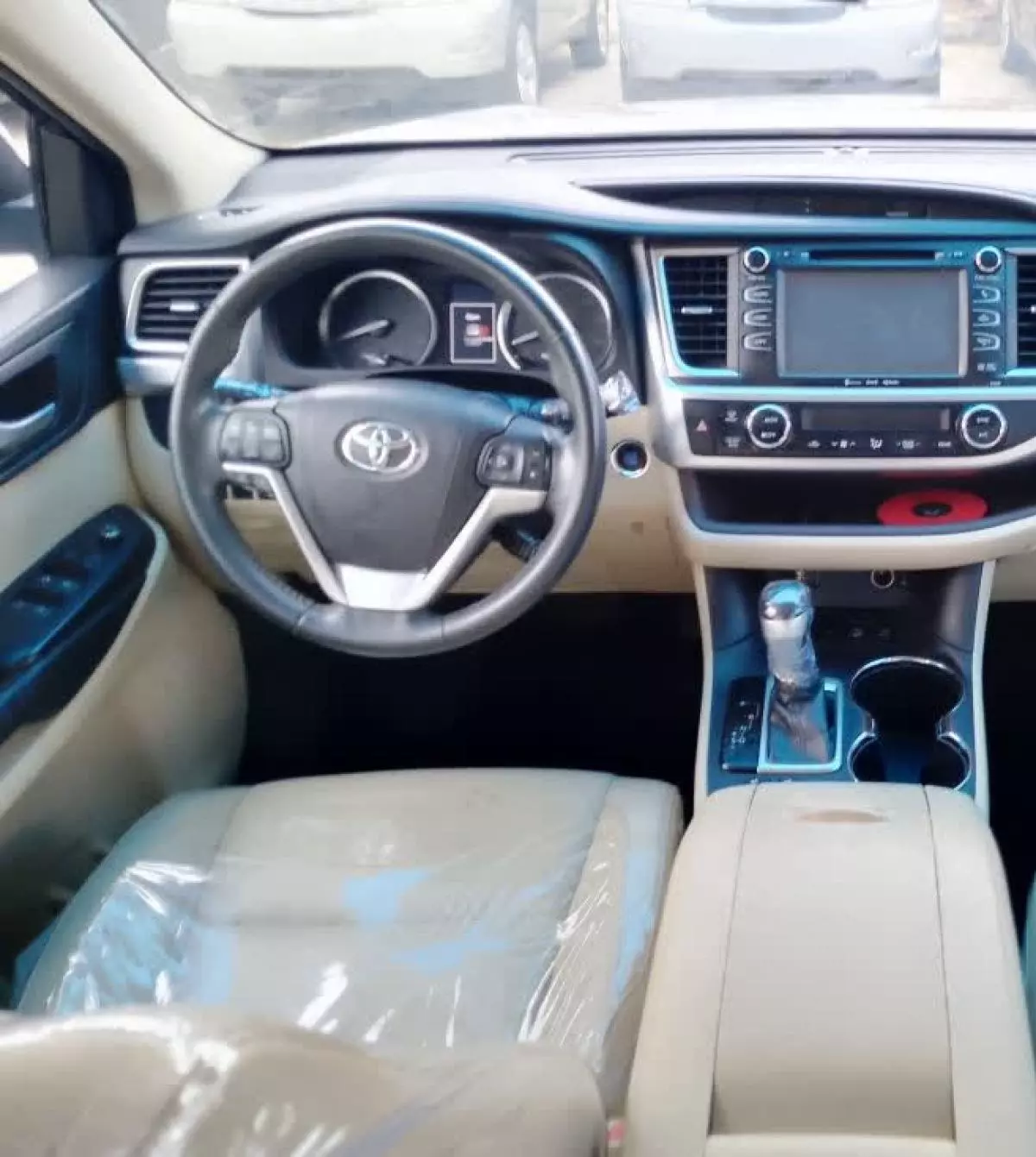 Toyota Highlander   - 2016