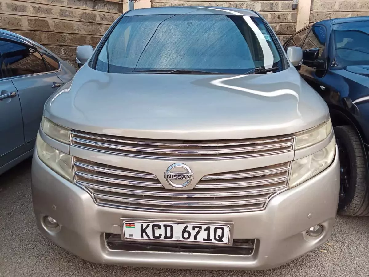 Nissan Elgrand   - 2011