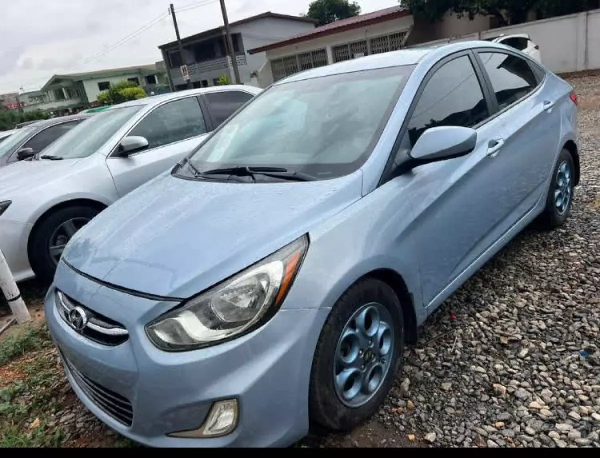 Hyundai Accent   - 2014