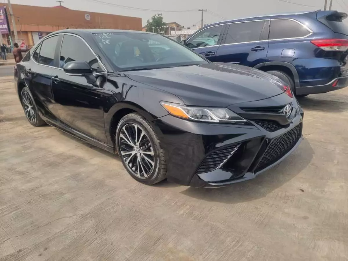 Toyota Camry   - 2019