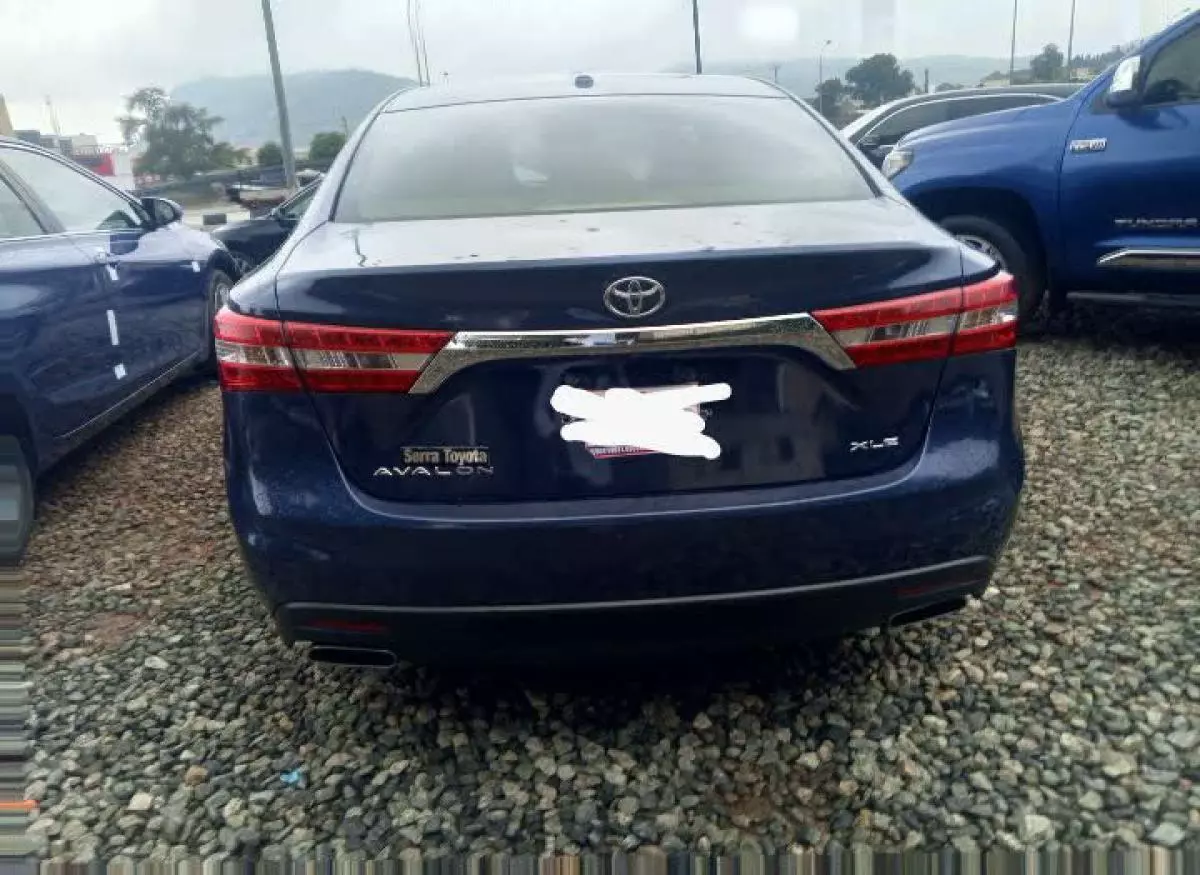 Toyota Avalon   - 2014