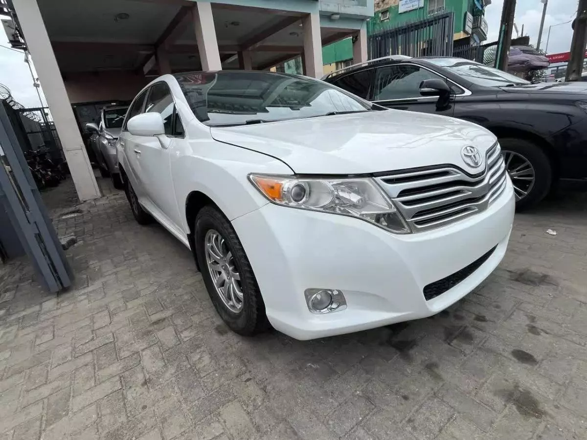 Toyota Venza   - 2012