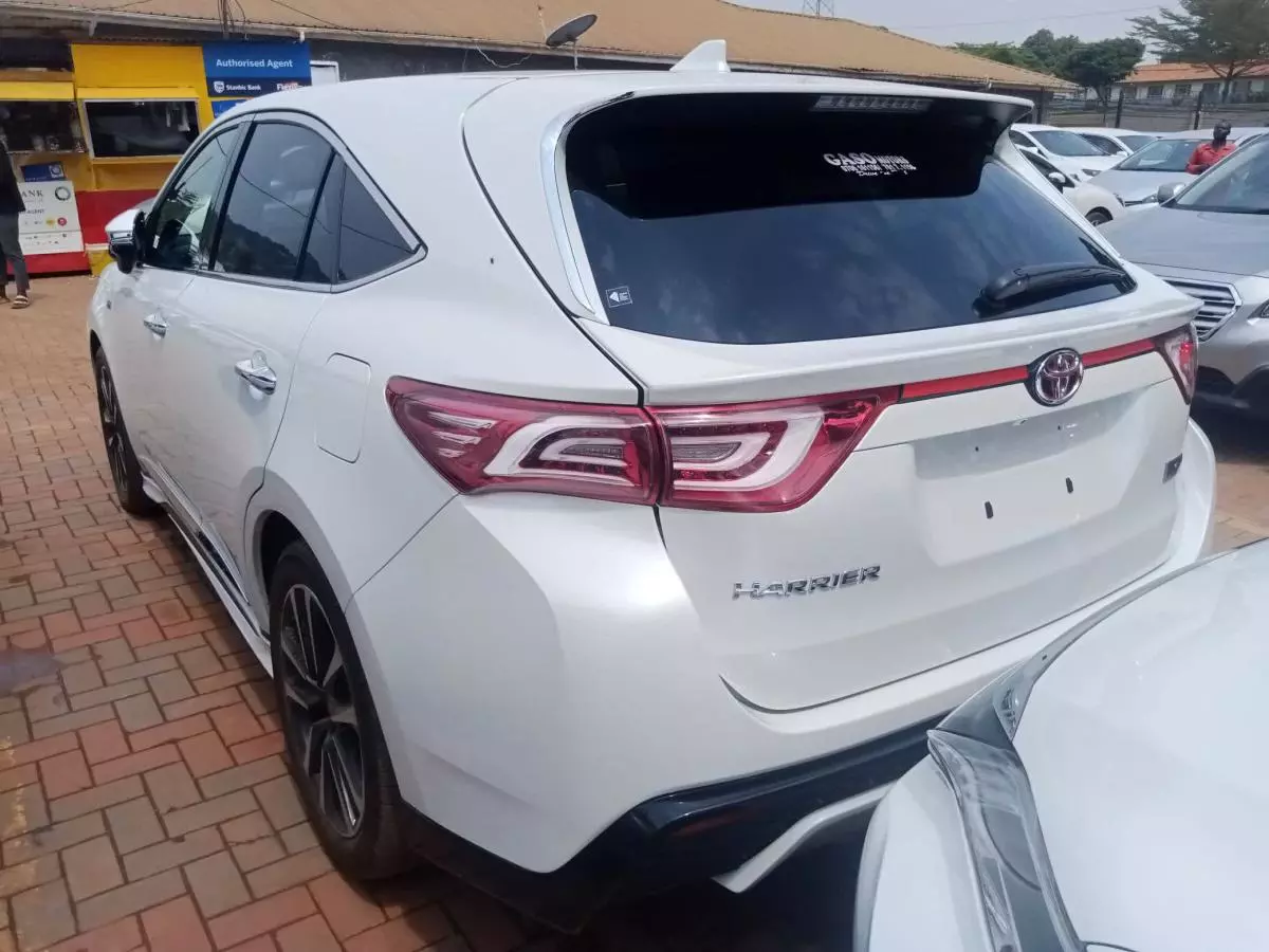 Toyota Harrier GR   - 2016