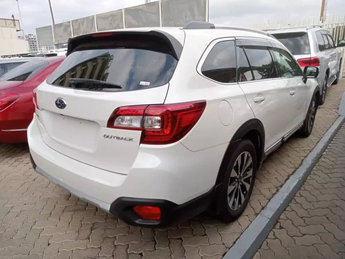 Subaru Outback - 2015