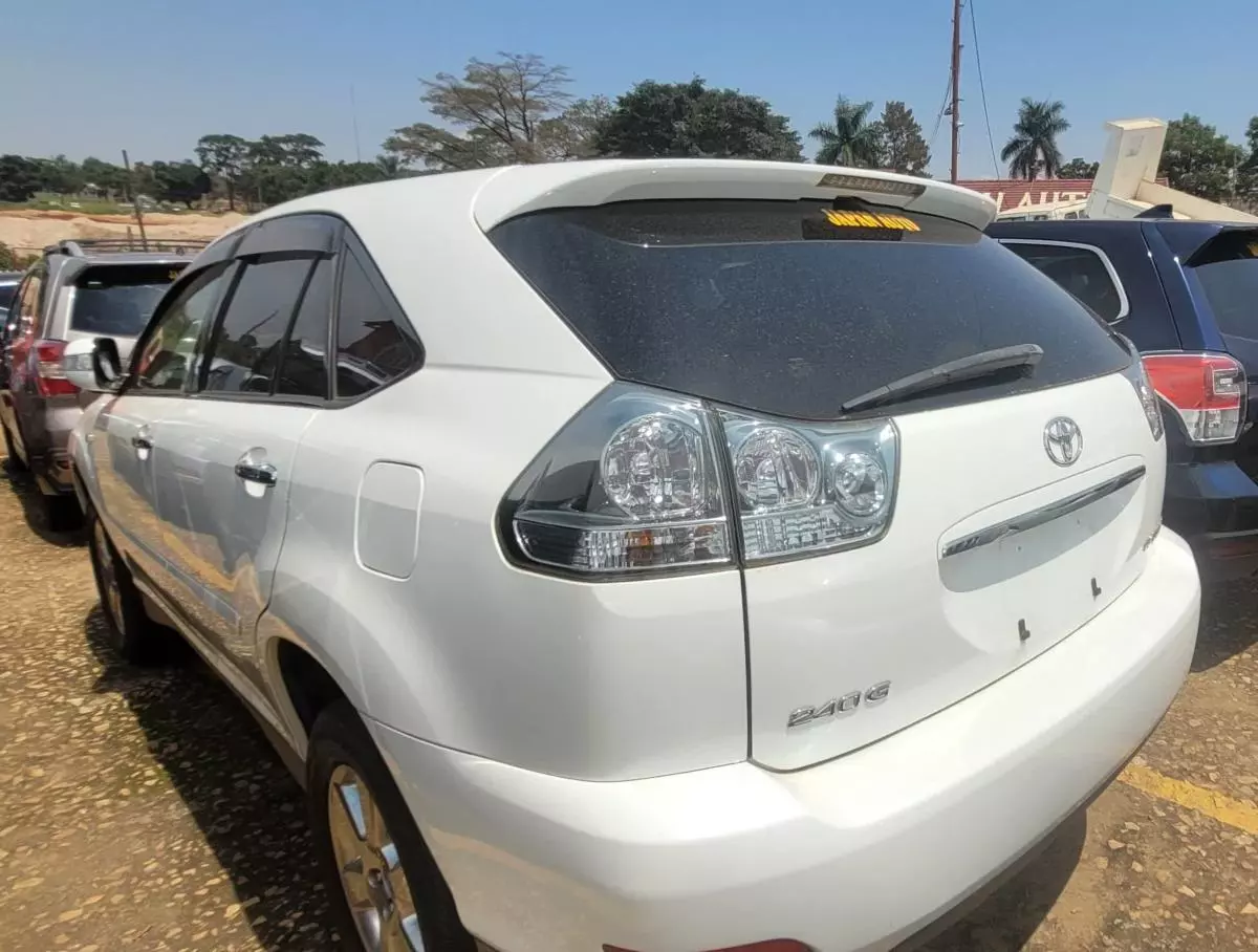 Toyota Harrier   - 2009