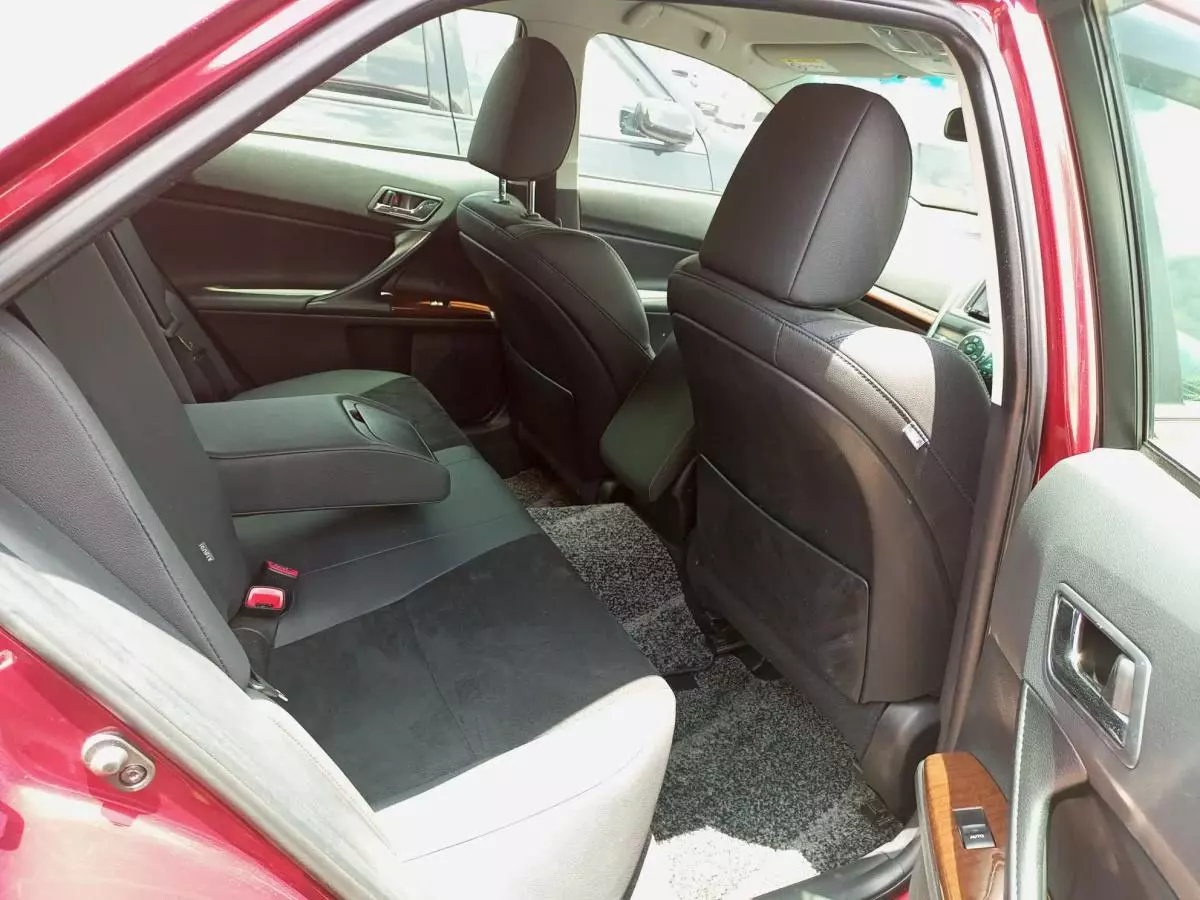 Toyota Mark X - 2015
