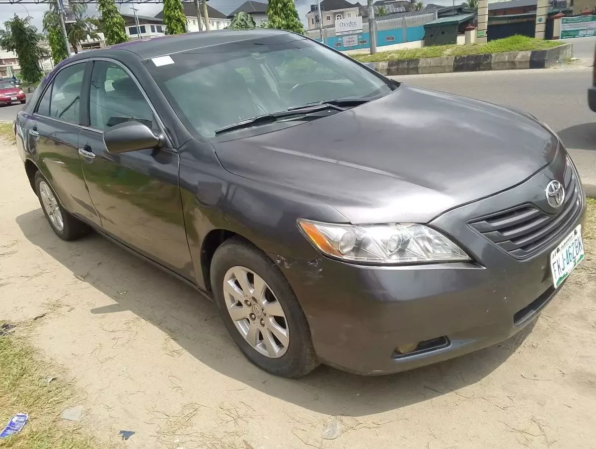 Toyota Camry   - 2007