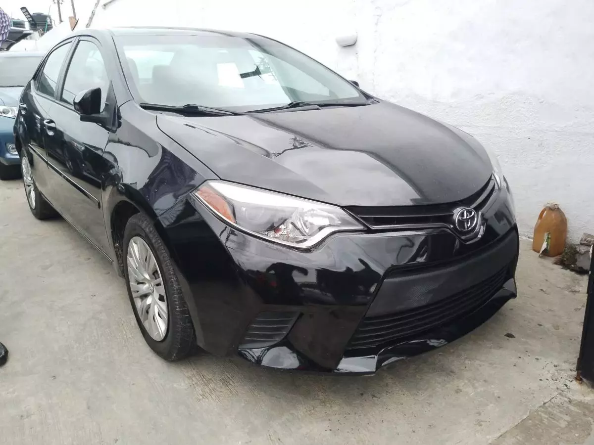 Toyota Corolla   - 2016