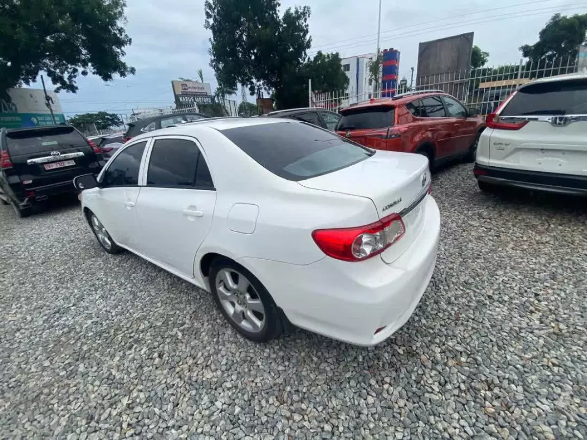 Toyota Corolla   - 2013