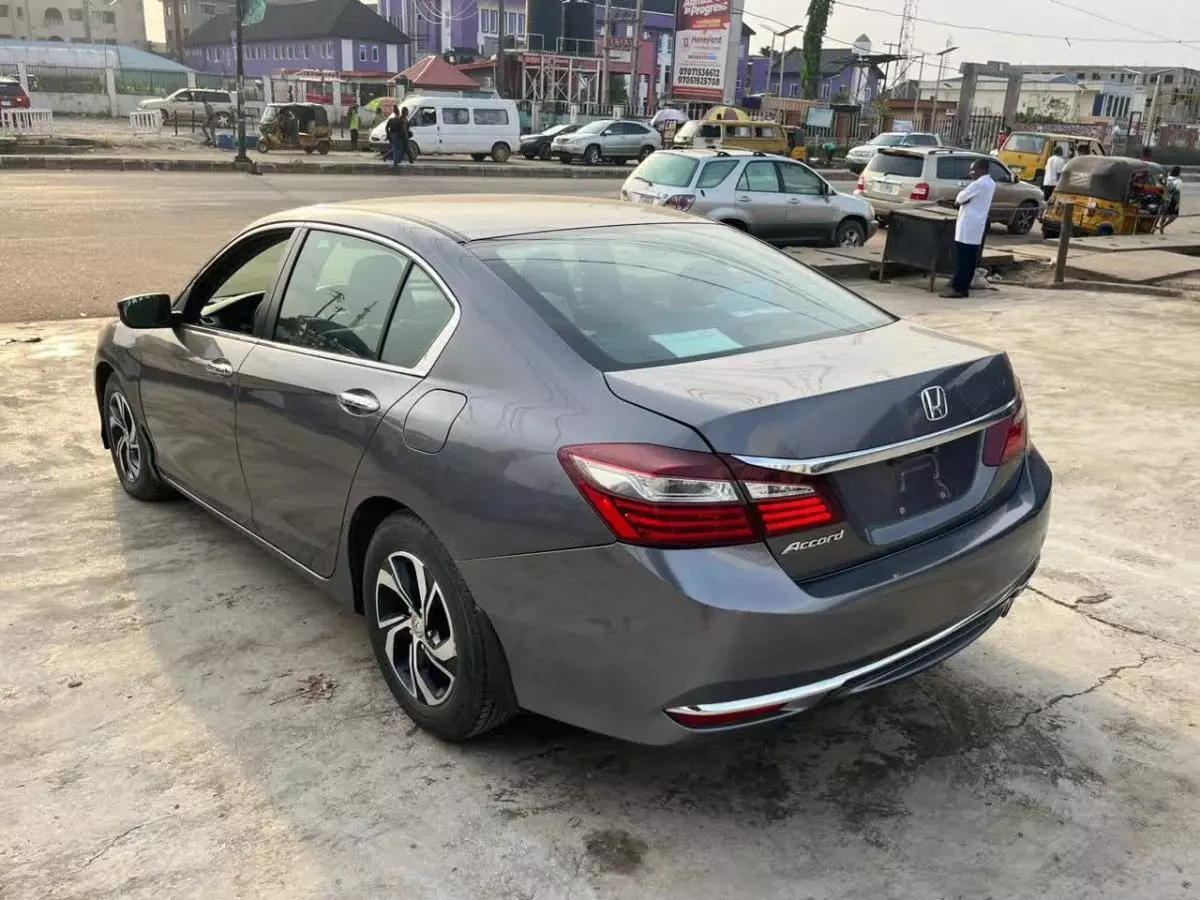 Honda Accord   - 2016