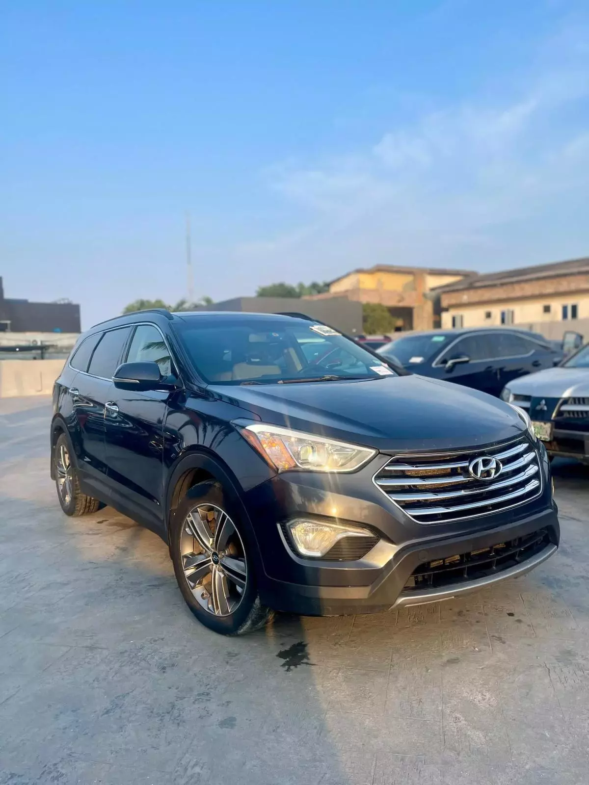 Hyundai Santa Fe   - 2015