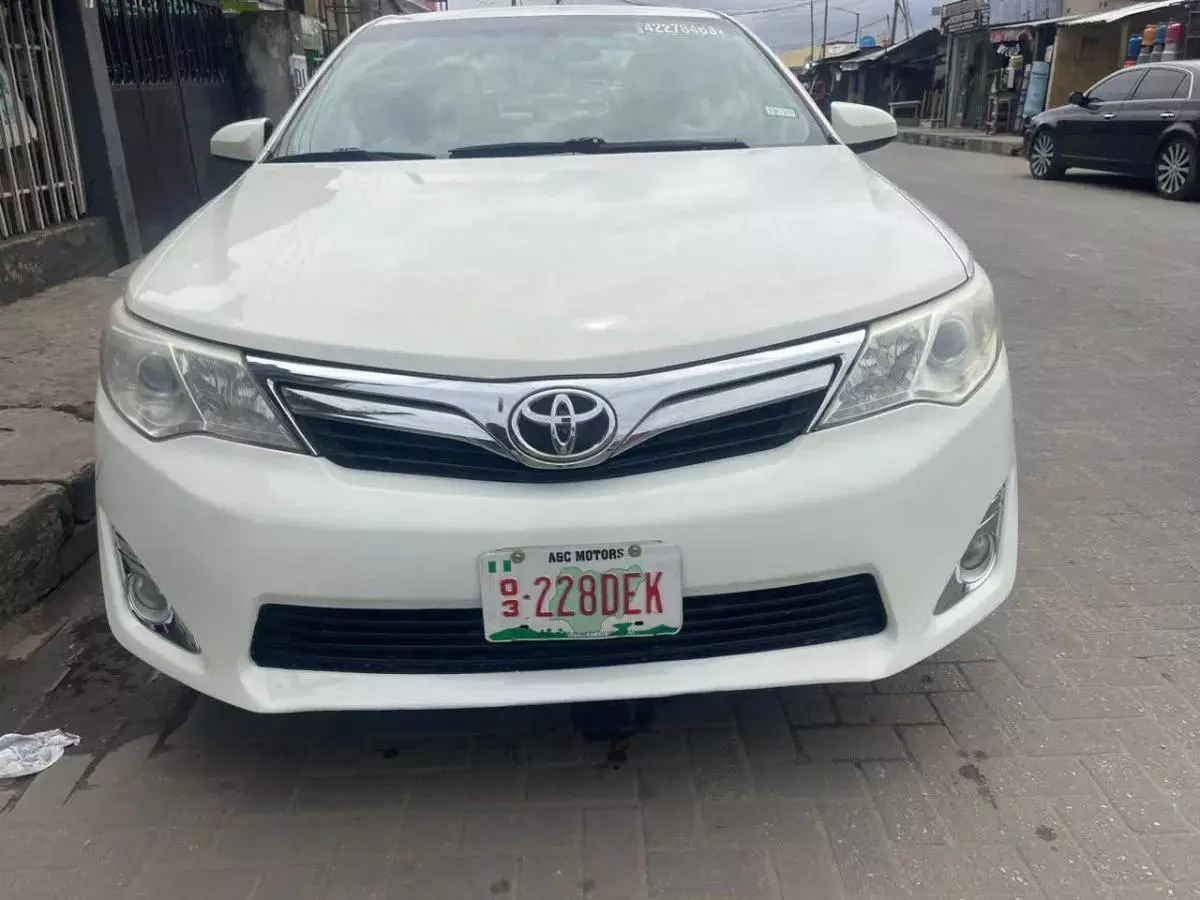 Toyota Camry   - 2014